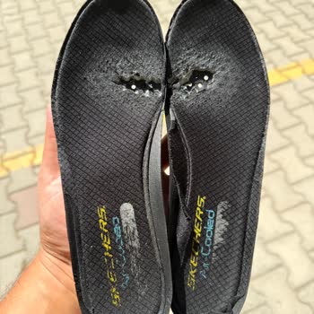 Skechers Botun İç Tabanı Delindi Ve Dikişleri Yırtıldı