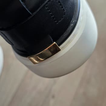 İnci Ayakkabı Metal Aksesuar Yürürken Rahatsız Edici Ses Çıkarıyor!