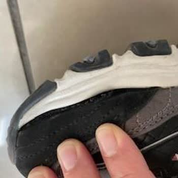 Az Kullanılan Ayakkabıda Hızlı Deformasyon Ve Olumsuz İnceleme Sonucu