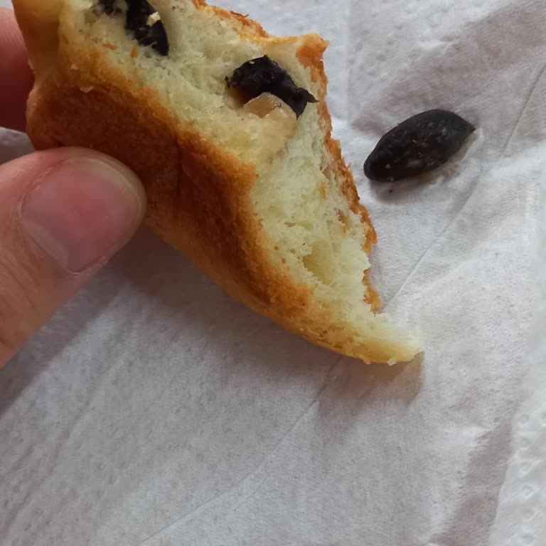 Doğal Yeşil Fırın Pasta | Adana Zeytinli Poğaçadan Çıkan Çekirdek Diş Sağlığımı Tehdit Etti!