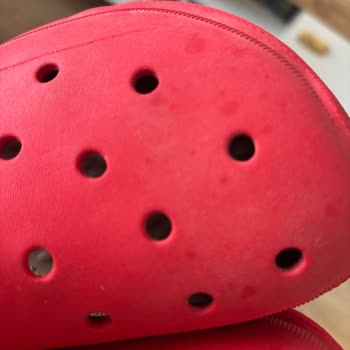 Kısa Sürede Rengi Solan Terlik Ve İade Sorunu