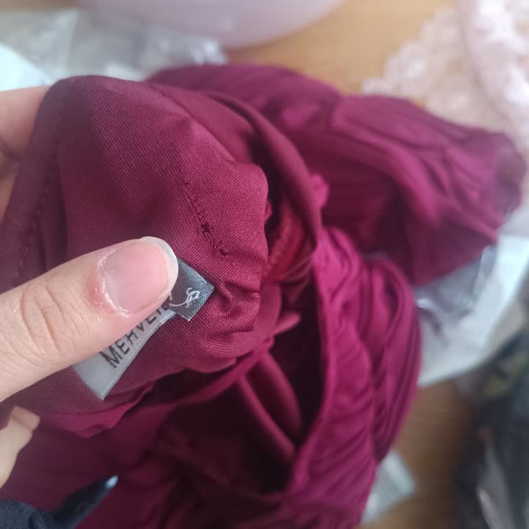 Defolu Ve Farklı Gelen Elbiseye Para İadesi Yapılmıyor