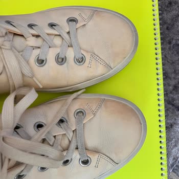 Satın Aldığım Ayakkabının Rengi Kısa Sürede Değişti, Mağduriyetimin Giderilmesini İstiyorum