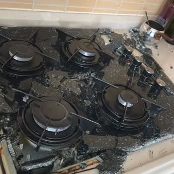 Ankastre Ocak Camı Patladı, 40 Gündür Servis Bekliyorum