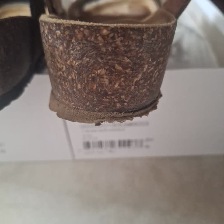 Desa Sandalet İki Ayda Hasar Gördü Mağaza Çözüm Sunmadı