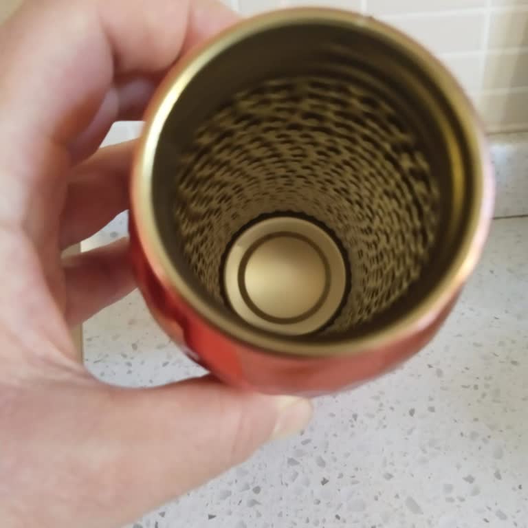 Sifane.com Bakır Diye Satılan Matara Çelik Çıktı!