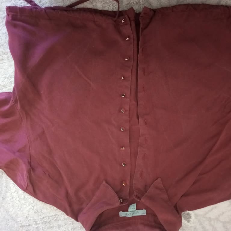 Armine Gömlekte İlk Yıkamada Ciddi Solma Ve İnceleme Sonucu Mağduriyeti