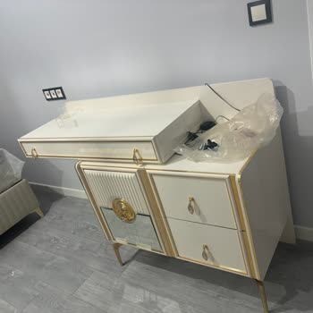 Evkur’dan Alınan Yatak Odası Takımında Kırık Ayna Ve Eksik Vidalar Mağduriyet Yarattı