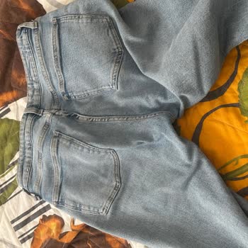 Zara’dan Alınan Pantolon Kısa Sürede Yırtıldı, Müşteri Hizmetleri Yardımcı Olmadı