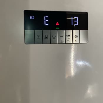 Arçelik Derin Dondurucu Arızası Nedeniyle Ürünlerimin Zarar Görmesi Ve Acil Servis Talebim