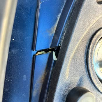 Ynk Motor & Ekipman Aldığım Çanta Kendiliğinden Kırıldı