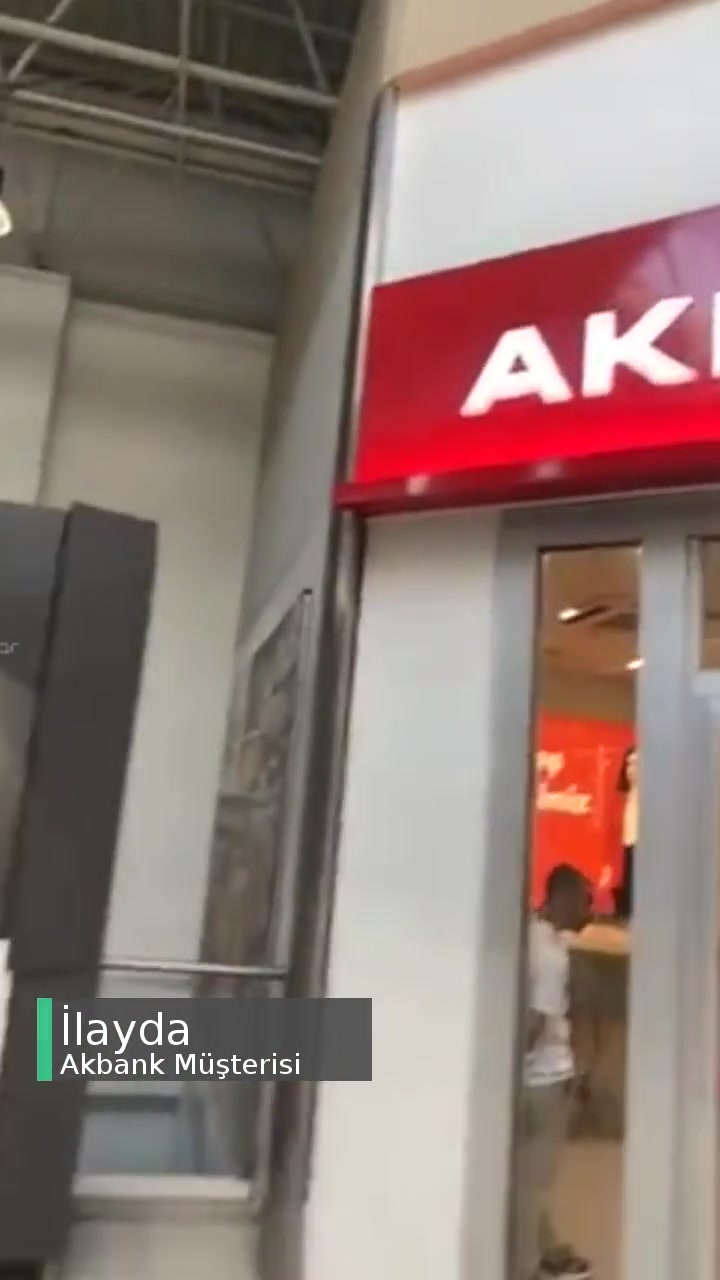 Akbank Marmara Park Şubesinde Çok Fazla Bekletildim videonun kapak resmi