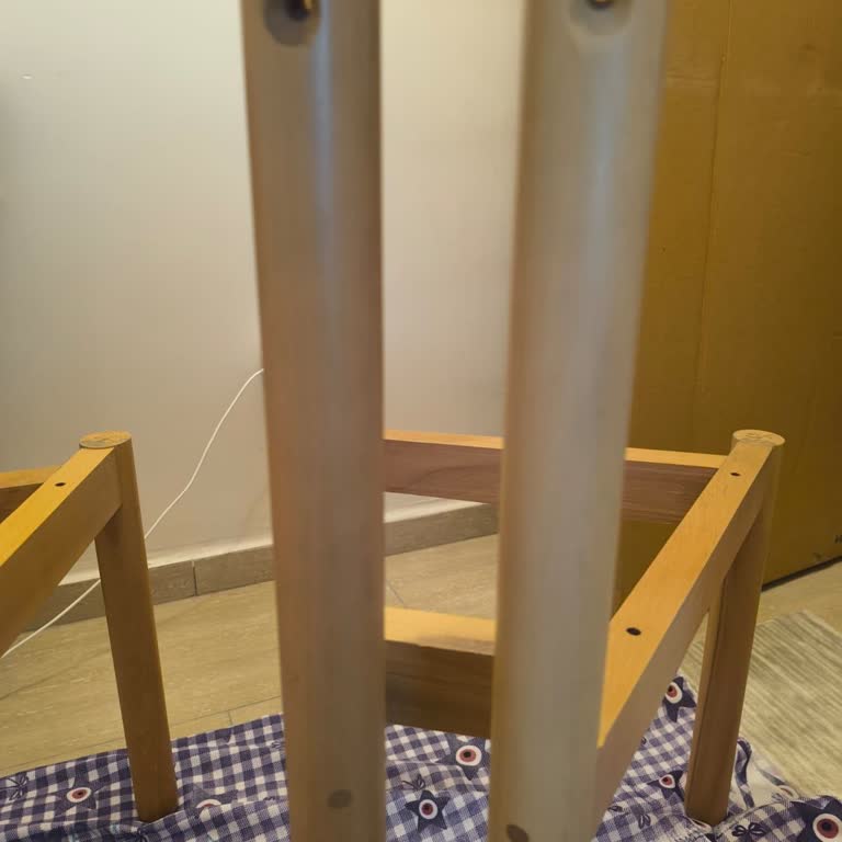 Farklı Renk Tonlarında Gelen Sandalyeler Nedeniyle Masa Takımı Değişim Talebi