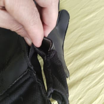 İlk Kullanımda Deforme Olan Kaleci Eldiveni İçin Çözüm Bekliyorum