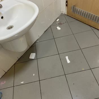 Hastane Tuvaletlerinde Sürekli Hijyen Sorunu