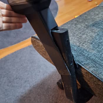 Kısa Sürede Yıpranan Koltuk Ve Garanti Belirsizliği