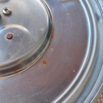 Tefal Düdüklü Tencerede Paslanma Ve Sağlık Endişesi