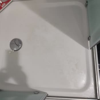 Vitra Duş Teknesinde Erken Lekelenme Ve Yetersiz Servis Desteği