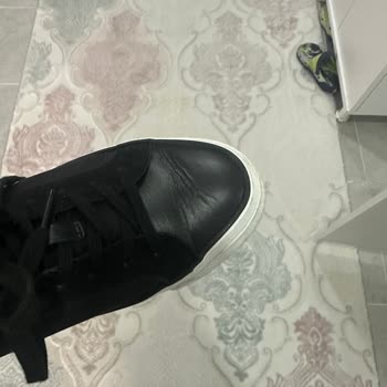 Boyner Kısa Sürede Hasar Gören Ayakkabı İçin Çözüm Sunulmuyor