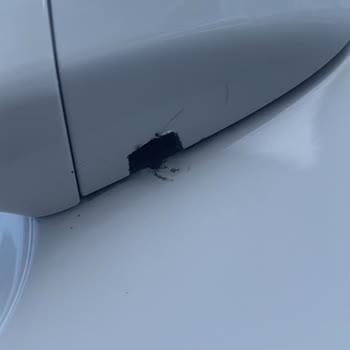 Yetkili Serviste Cam Değişimi Sonrası Büyük Hayal Kırıklığı