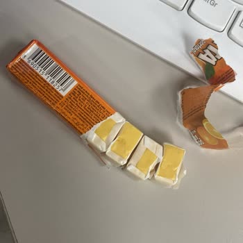 Tofita Portakal Şekerin Ambalajında Hijyen Endişesi Ve Eksik Kağıt Sorunu