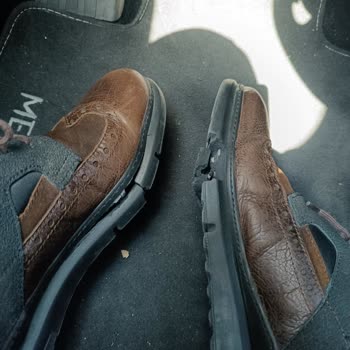 Az Kullanılan Ayakkabının Tabanı Parçalandı, Marka İle İletişim Kurulamıyor