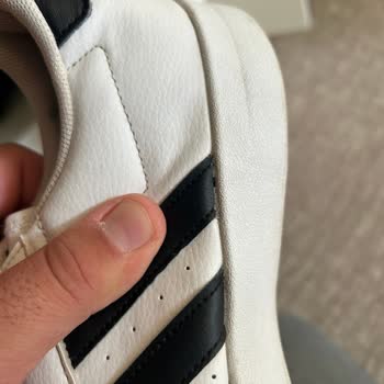 Az Kullanılan Ayakkabıda Çatlama Ve Yapışkan Açılması Sonrası Çözüm Sunulmadı