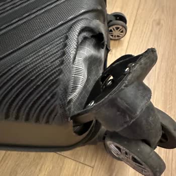 Uçuş Sonrası Valizimin Tekeri Kırıldı Mağduriyetim Giderilmiyor