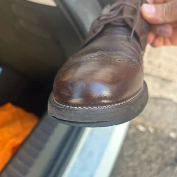 Kısa Sürede Tabanı Ayrılan Ayakkabılar Ve Yetersiz Mağaza Desteği