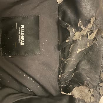 Az Kullanılan Deri Montun Kendi Kendine Parçalanması Mağdur Etti