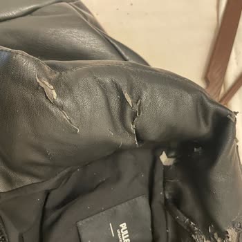 Az Kullanılan Deri Montun Kendi Kendine Parçalanması Mağdur Etti