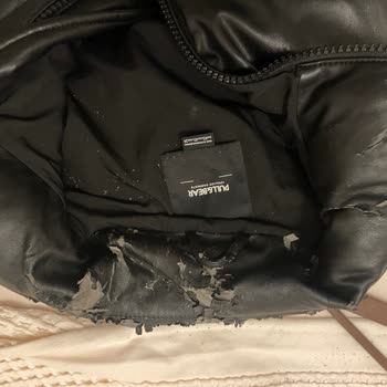 Az Kullanılan Deri Montun Kendi Kendine Parçalanması Mağdur Etti