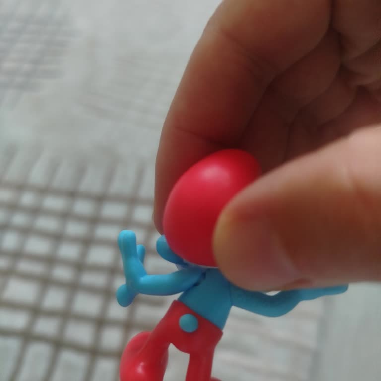 Şirinler Figür Setinde Kısa Sürede Kırılan Parça Mağduriyeti