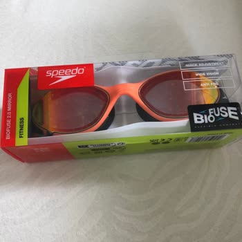 Speedo Kusurlu Ürün Suda Buharlanıyor