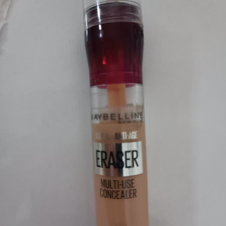Maybelline Instant Anti AGE Eraser corrector causó alergia y acné