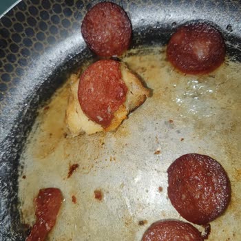 Sucuk İçinden Kıl Çıktı, Sağlığımız Tehlikeye Girdi!