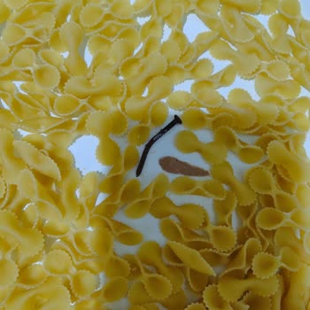 Makarna Paketinden Küflü Çivi Ve Yabancı Madde Çıktı, Geri Dönüş Yapılmadı