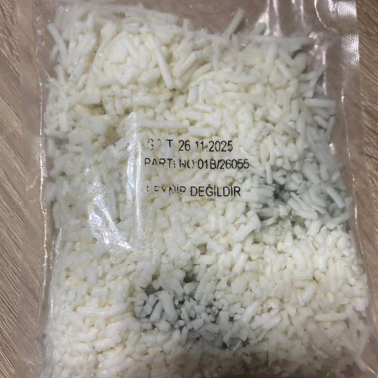 Açılmamış Vegan Peynirin Küflü Çıkması Mağduriyet Yaşattı