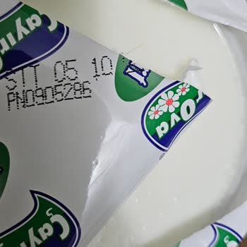 Yoğurt Üzerinde Kıl Çıkması Ve Müşteri Hizmetlerine Ulaşılamaması