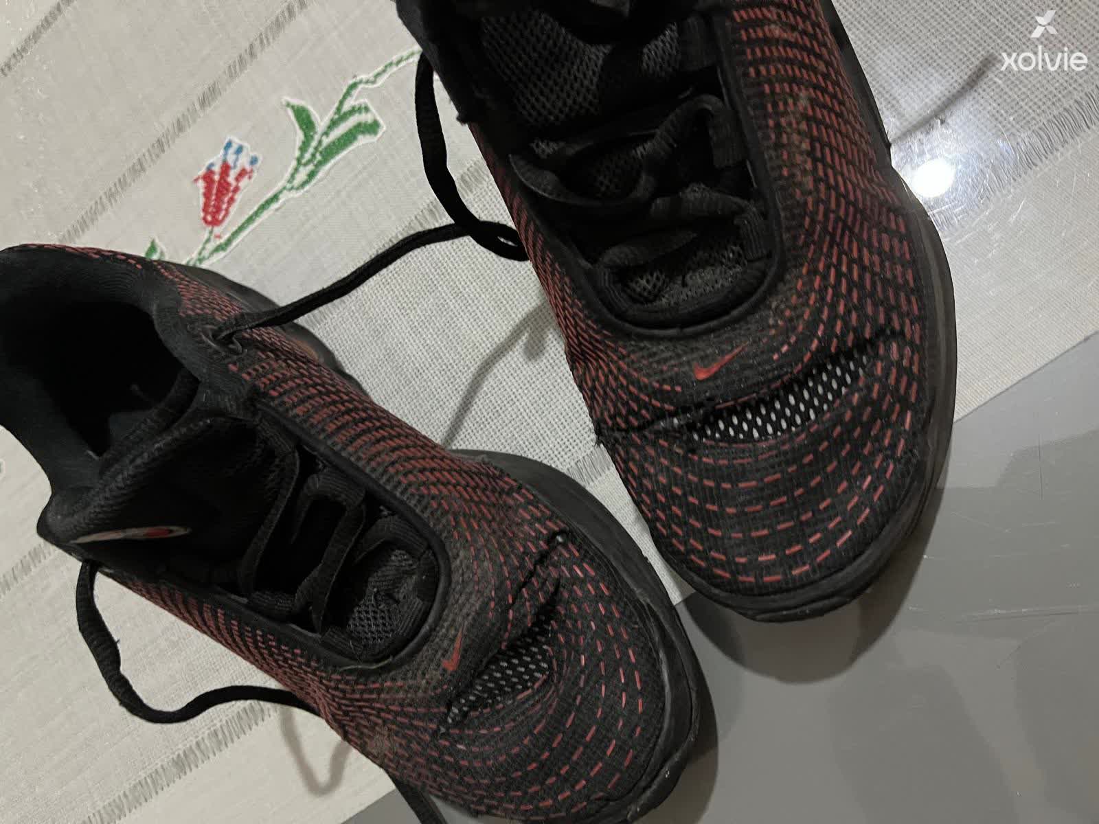 faulty nike trainers