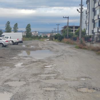 Altınordu Cumhuriyet Mahallesi'nde Yıllardır Çözülemeyen Yol Ve Altyapı Sorunları