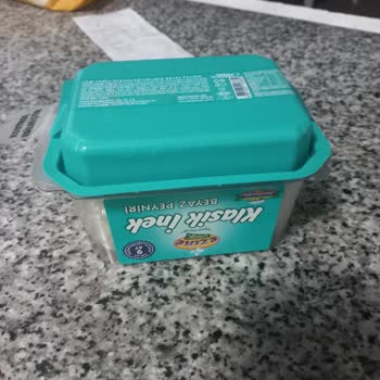 Taze Olması Gereken Peynir Ağır Kokulu Ve Bozuk Çıktı