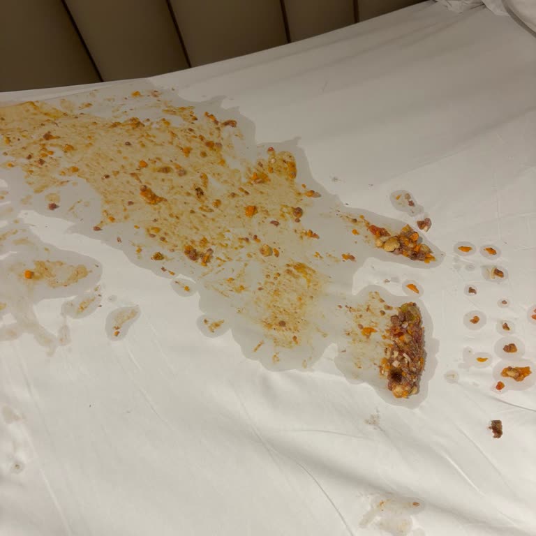 Titanic Delüx Lara Otelde Hijyen Eksikliği Nedeniyle Ailece Hastanelik Olduk