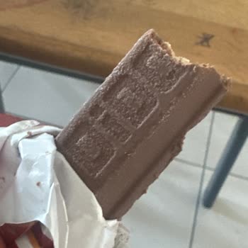 Aldığım Çikolatanın Pütürlü Yapıda Olması Hakkında İnceleme Talebi