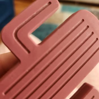 Oioi Kaktüs Diş Kaşıyıcı Hijyen Sorunu: Sürekli Tüy Ve Toz Topluyor