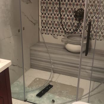 Banyo Kabinleri Patladı, Firma Mağduriyeti Çözmüyor