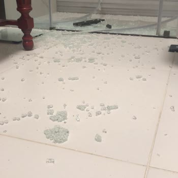 Banyo Kabinleri Patladı, Firma Mağduriyeti Çözmüyor