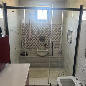 Banyo Kabinleri Patladı, Firma Mağduriyeti Çözmüyor