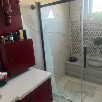 Banyo Kabinleri Patladı, Firma Mağduriyeti Çözmüyor