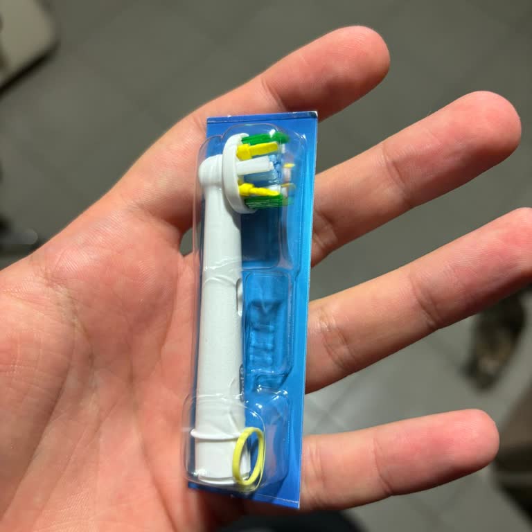 Oral-B Floss Action Başlığı Diş Etlerimi Zedeliyor, Ürün Değişimi Talep Ediyorum